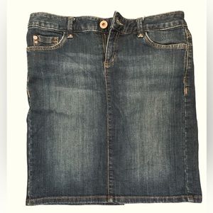 Tommy Hilfiger denim skirt